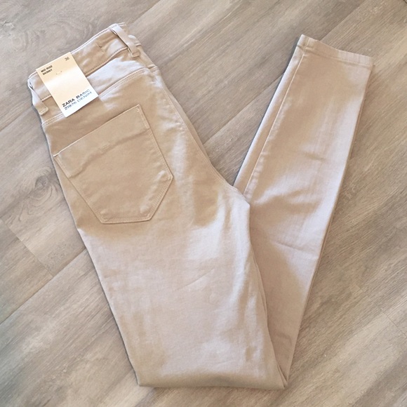 Zara Pants - NEW Zara cream mid rise skinny pants size 4